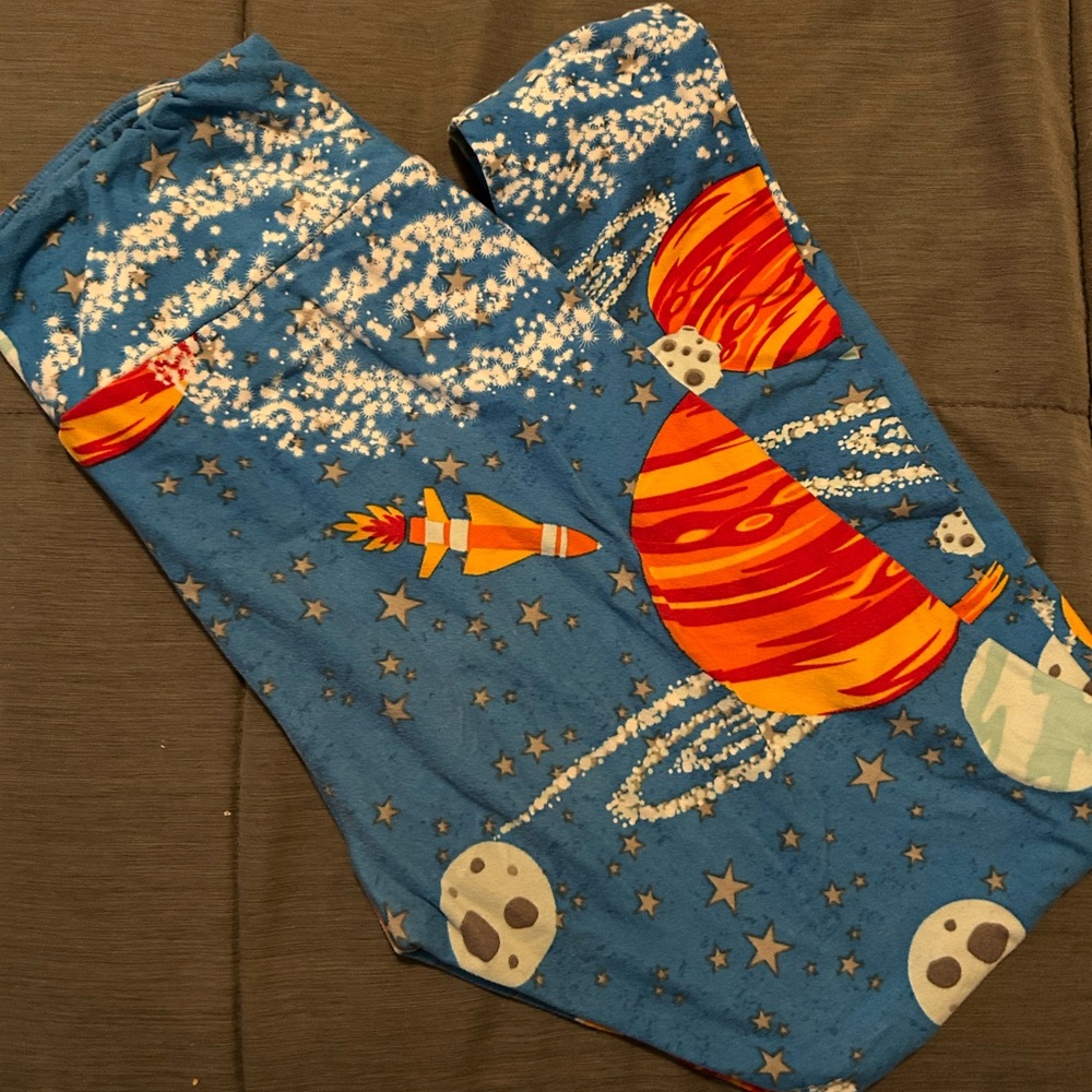 LuLaRoe OG planet leggings OS